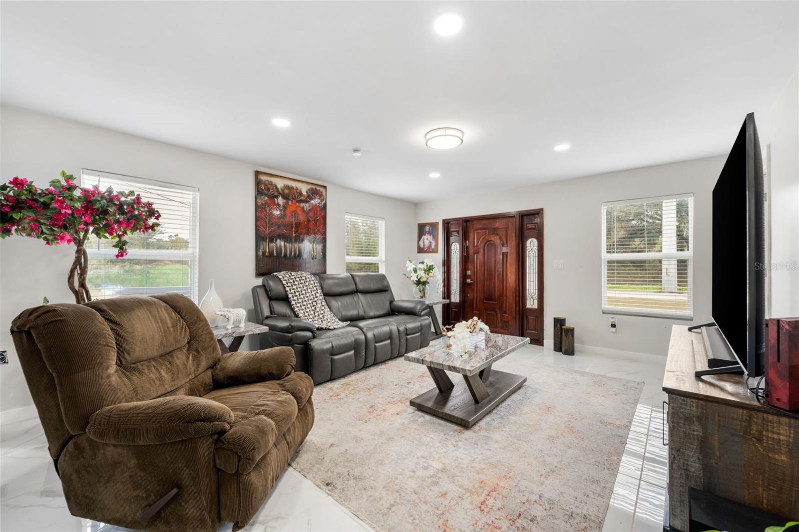 Image 2 of 31 For 164 Senior Court