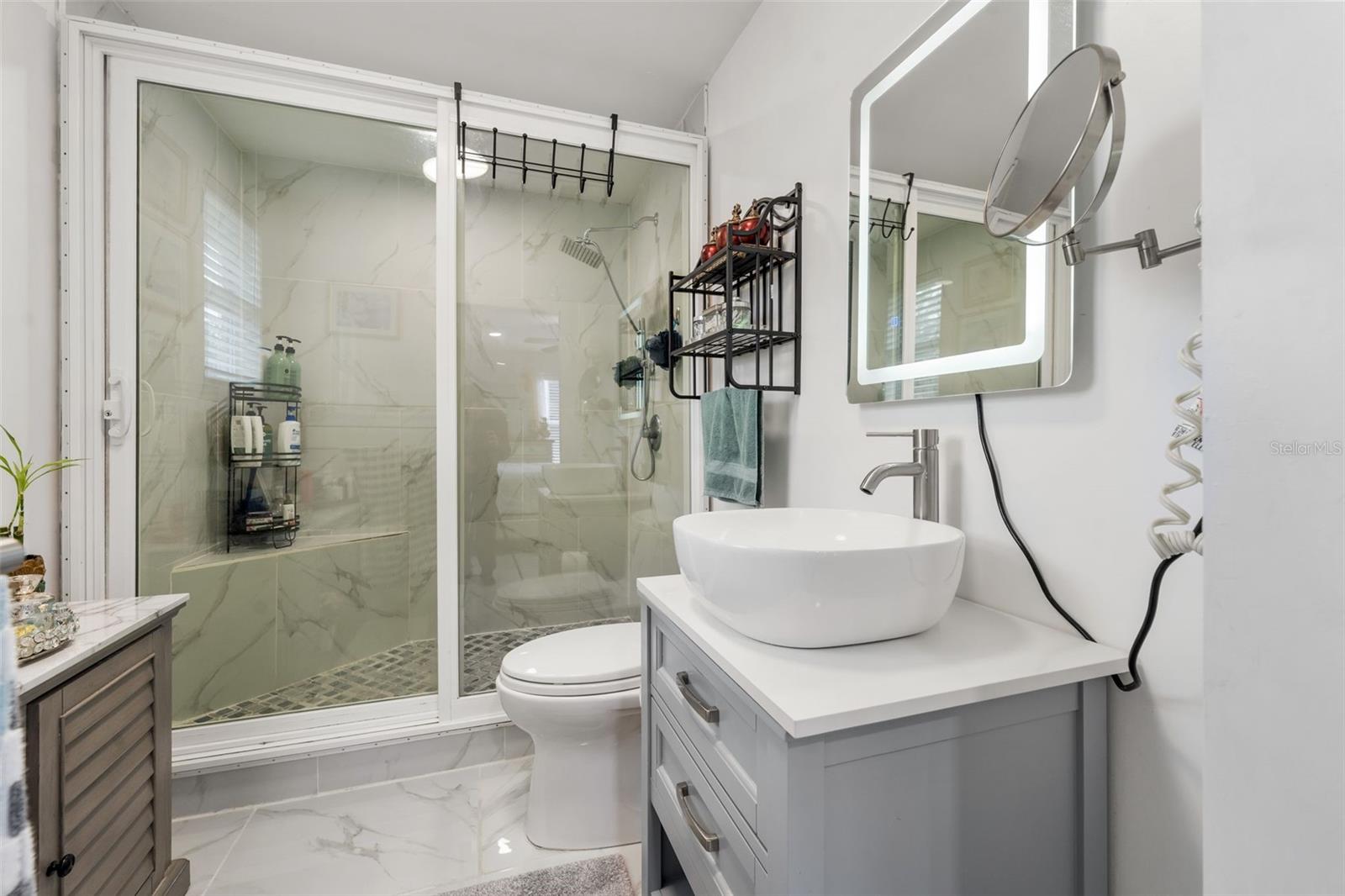 Image 6 of 31 For 164 Senior Court