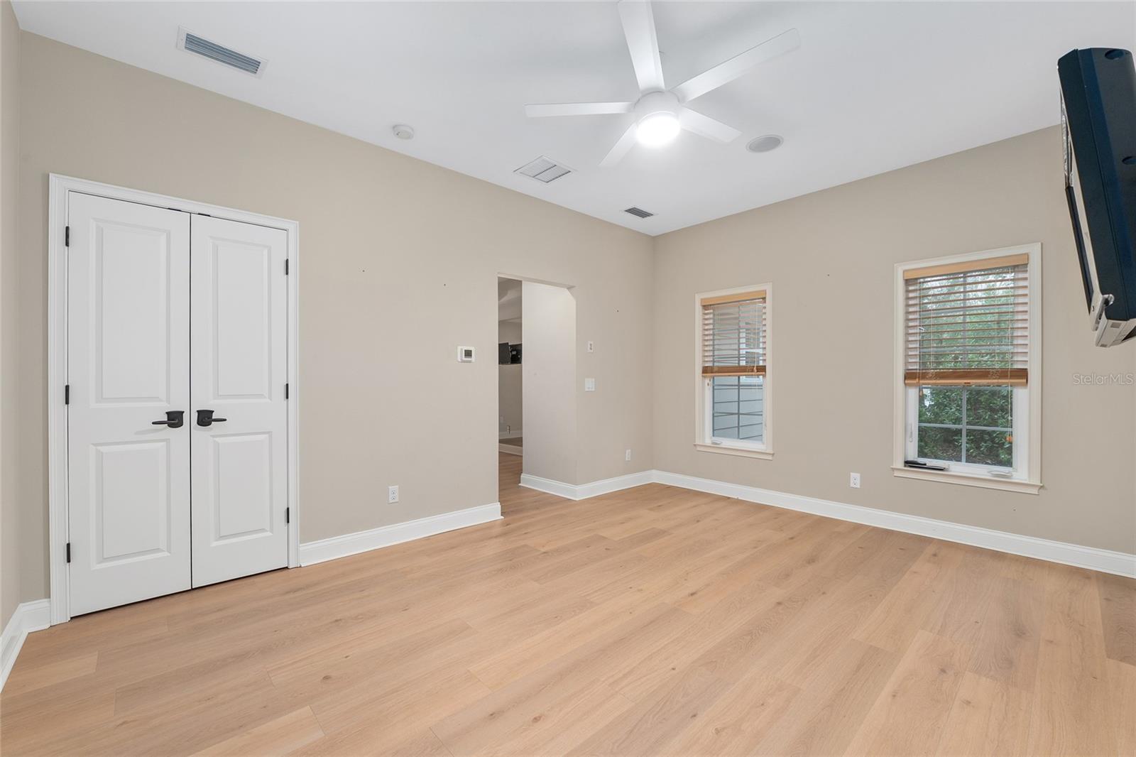 Image 57 of 87 For 3525 18th Avenue