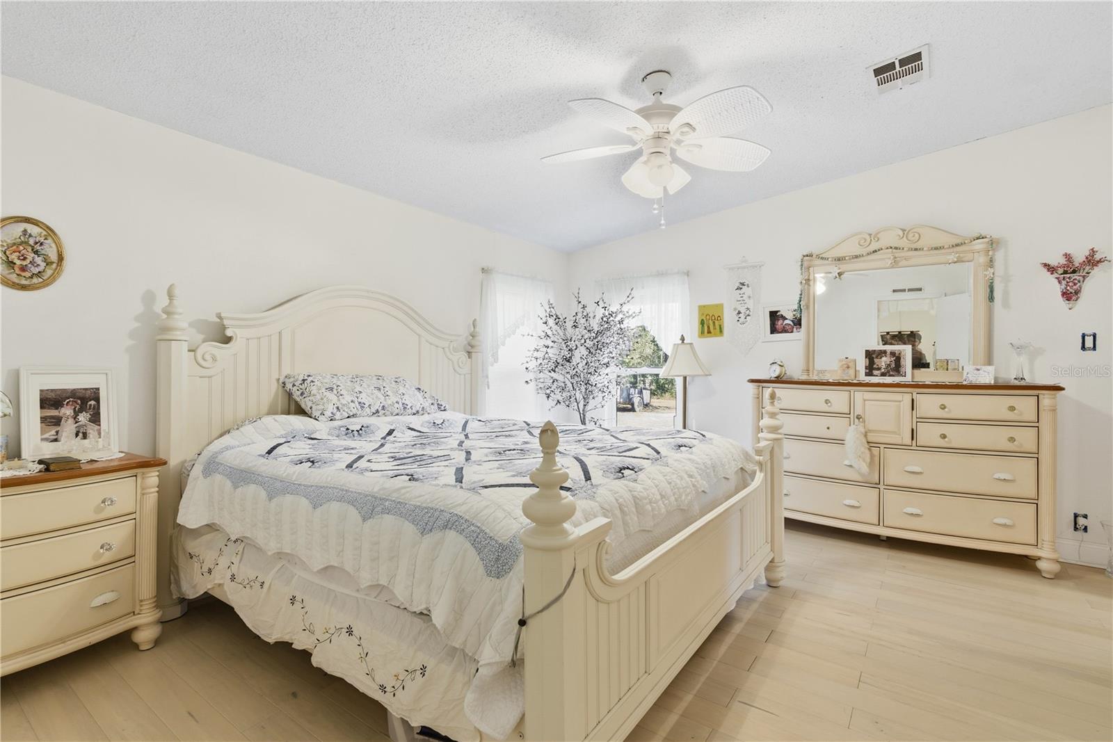 Image 44 of 55 For 1349 27th Place