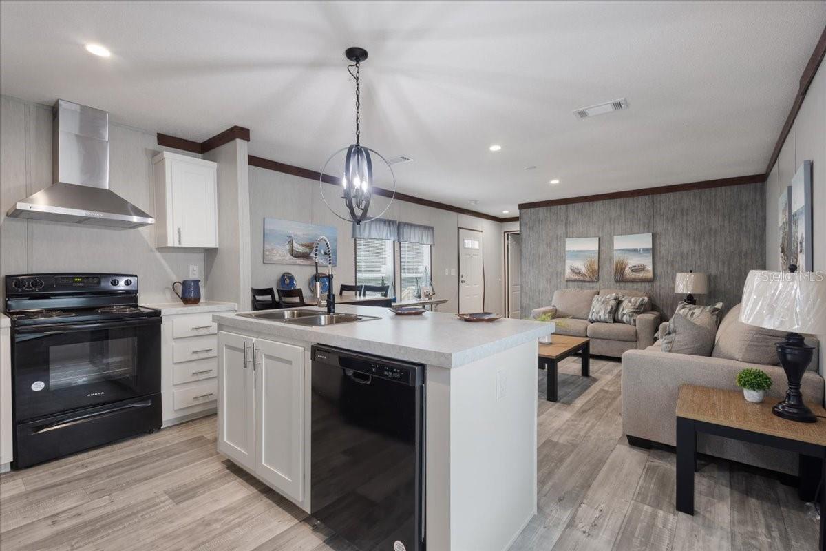 Image 7 of 32 For 1231 11th Drive