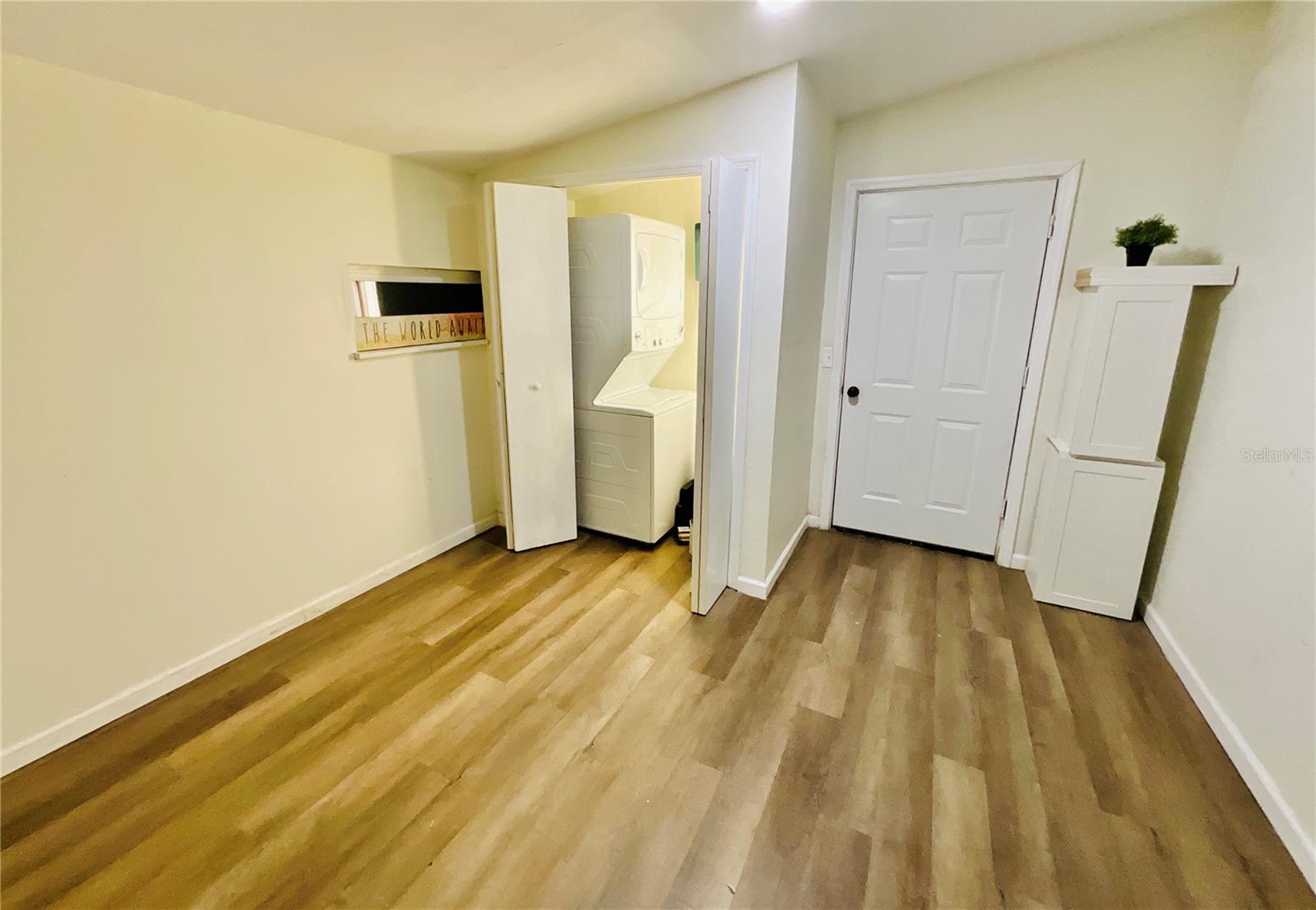 Image 21 of 34 For 18713 Charlotte Avenue