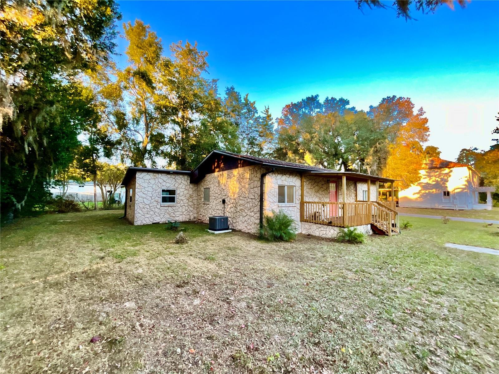 Image 30 of 34 For 18713 Charlotte Avenue