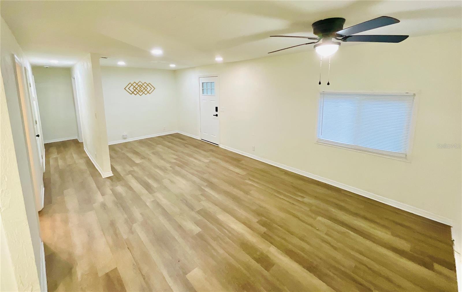 Image 5 of 34 For 18713 Charlotte Avenue