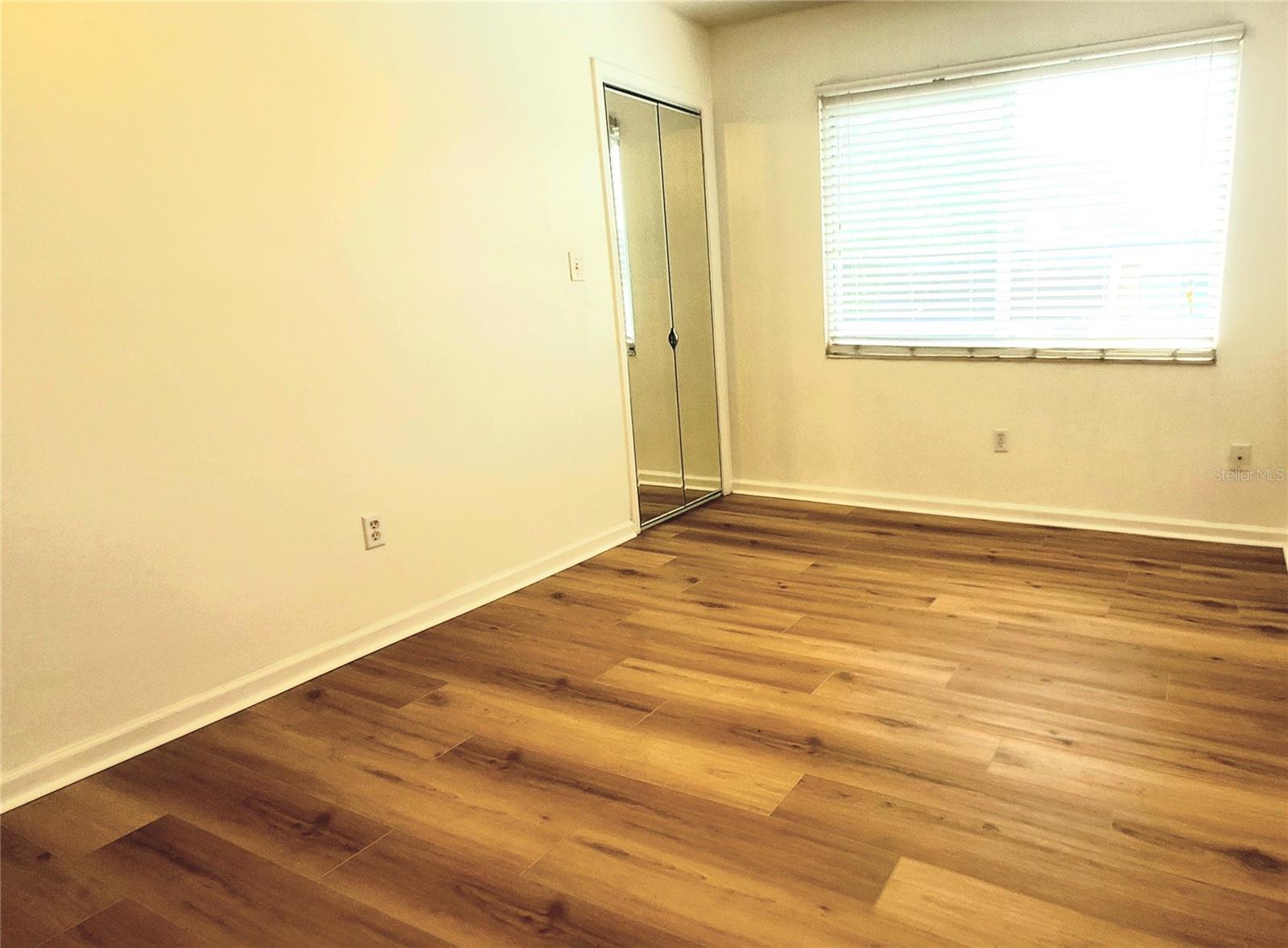 Image 10 of 18 For 1700 16th Court E29