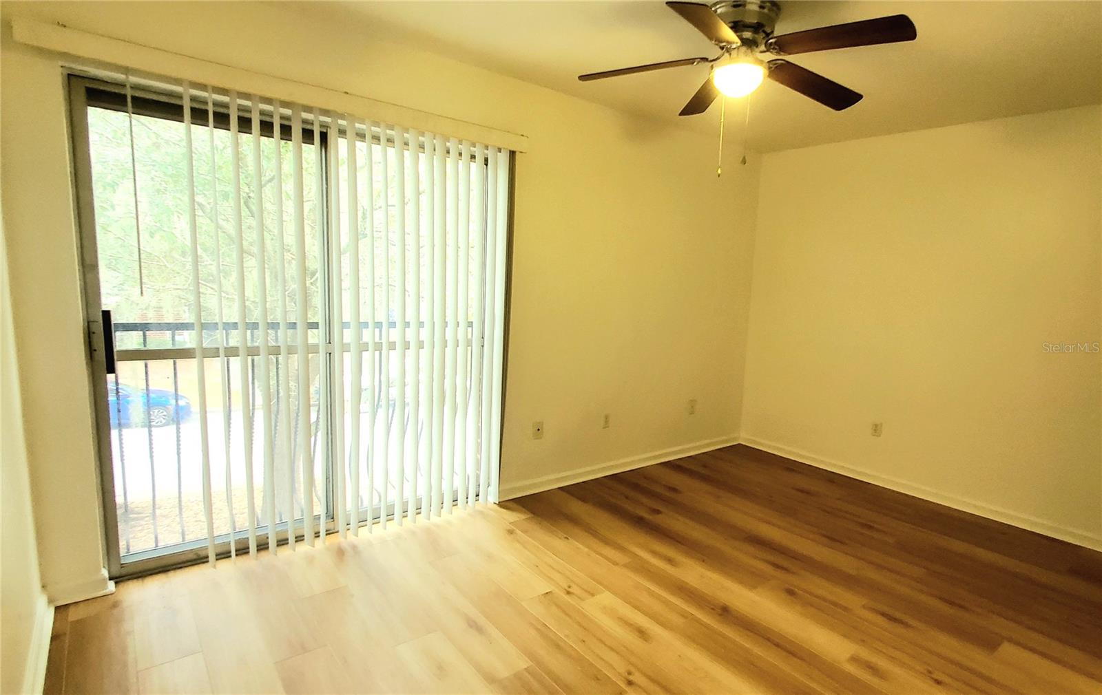 Image 11 of 18 For 1700 16th Court E29