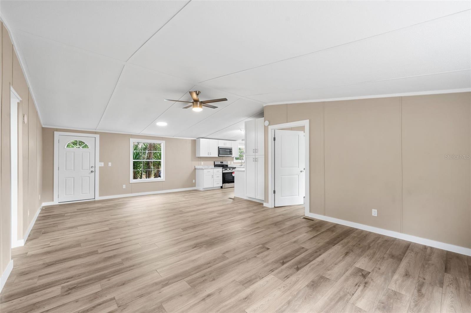 Image 10 of 18 For 5218 66th Street