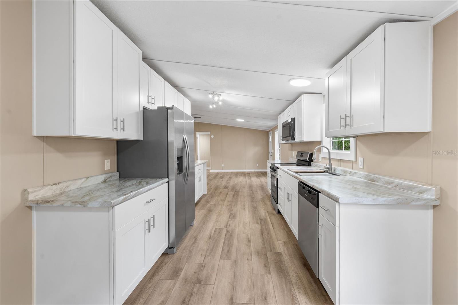 Image 6 of 18 For 5218 66th Street