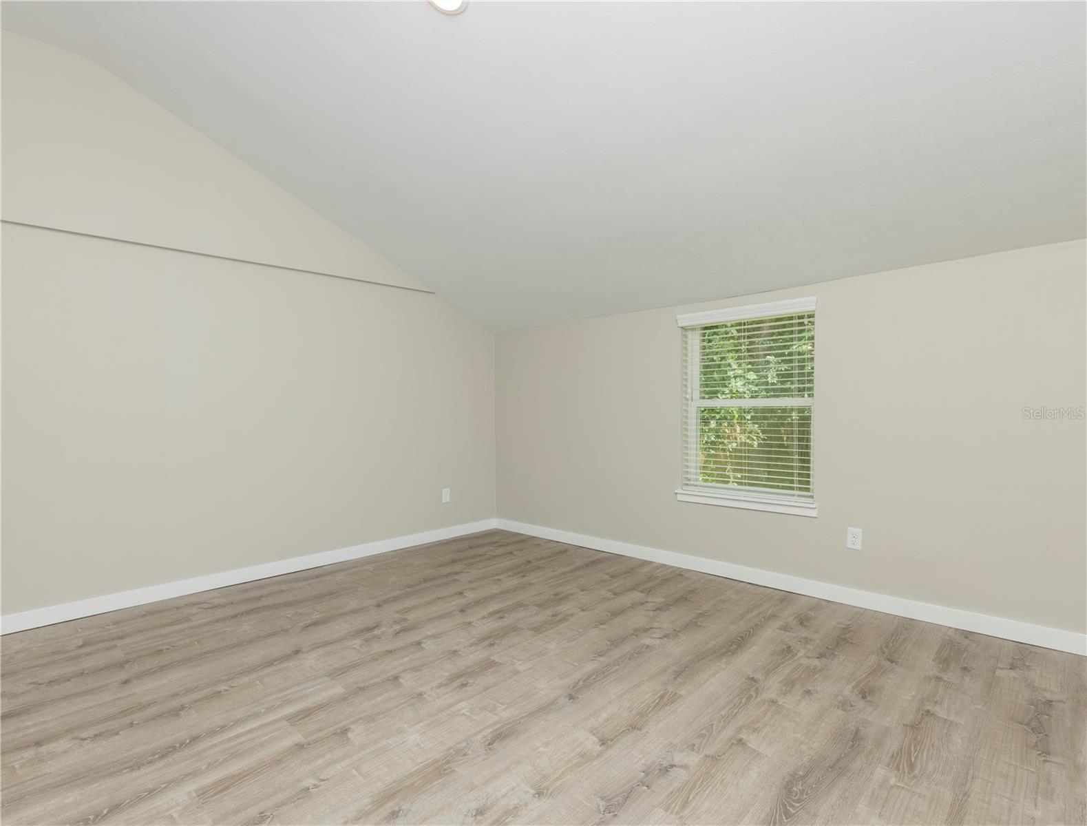 Image 13 of 15 For 223 9th Street