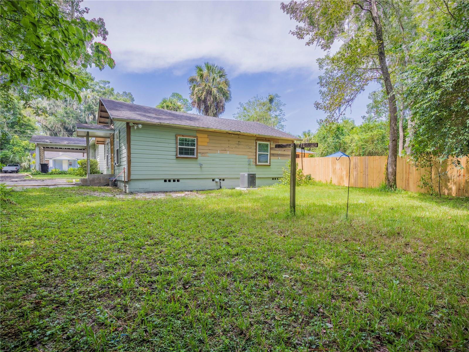 Image 4 of 15 For 223 9th Street