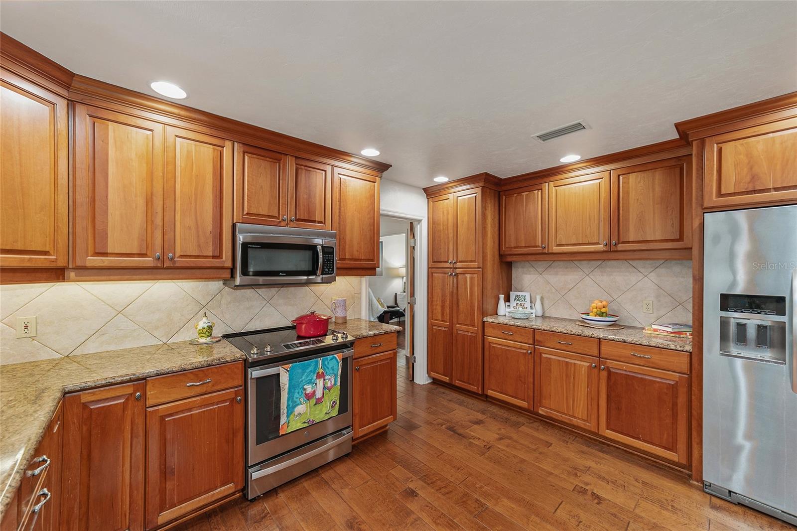 Image 26 of 67 For 6015 36th Way