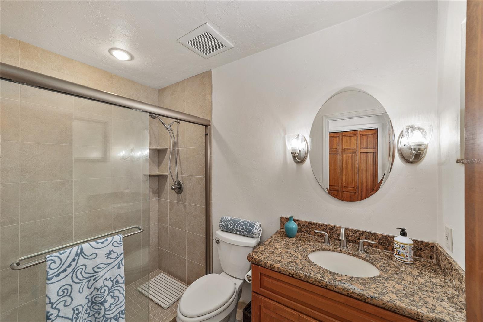 Image 36 of 67 For 6015 36th Way