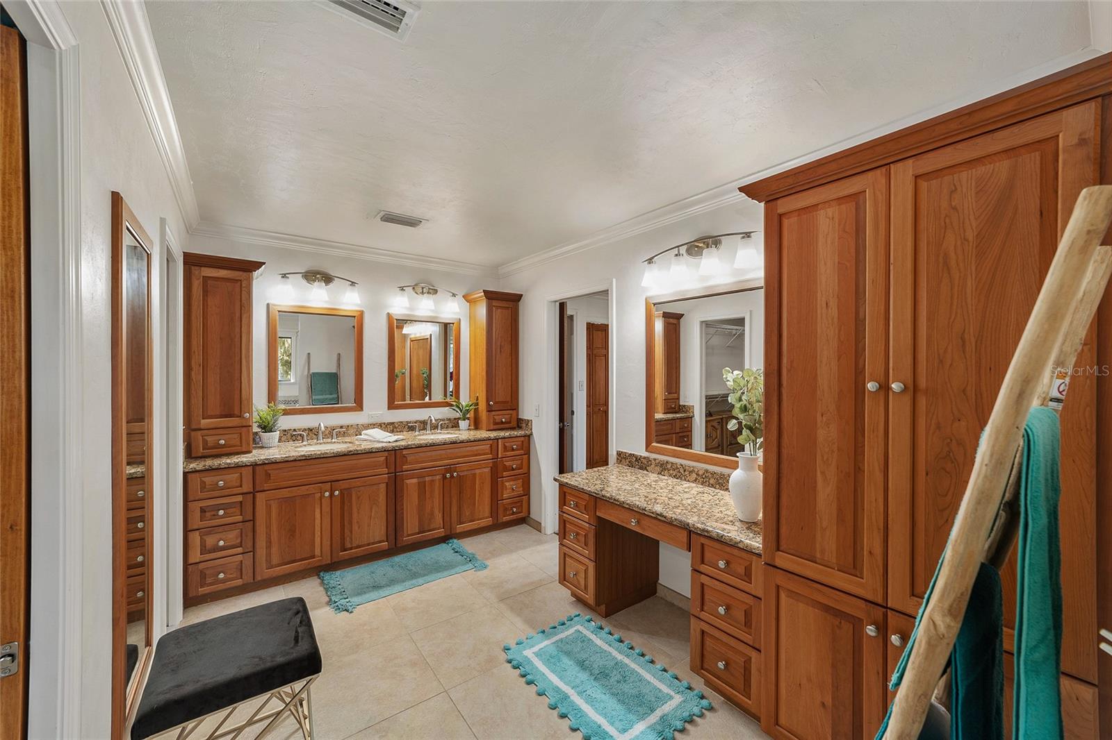 Image 40 of 67 For 6015 36th Way