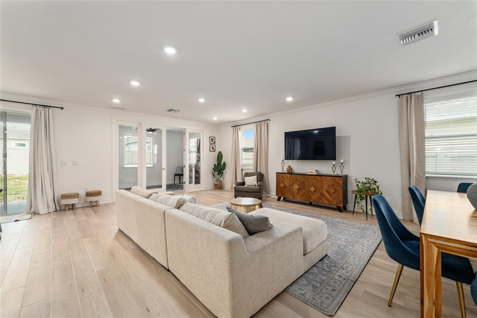 Image 4 of 25 For 24400 12th Place