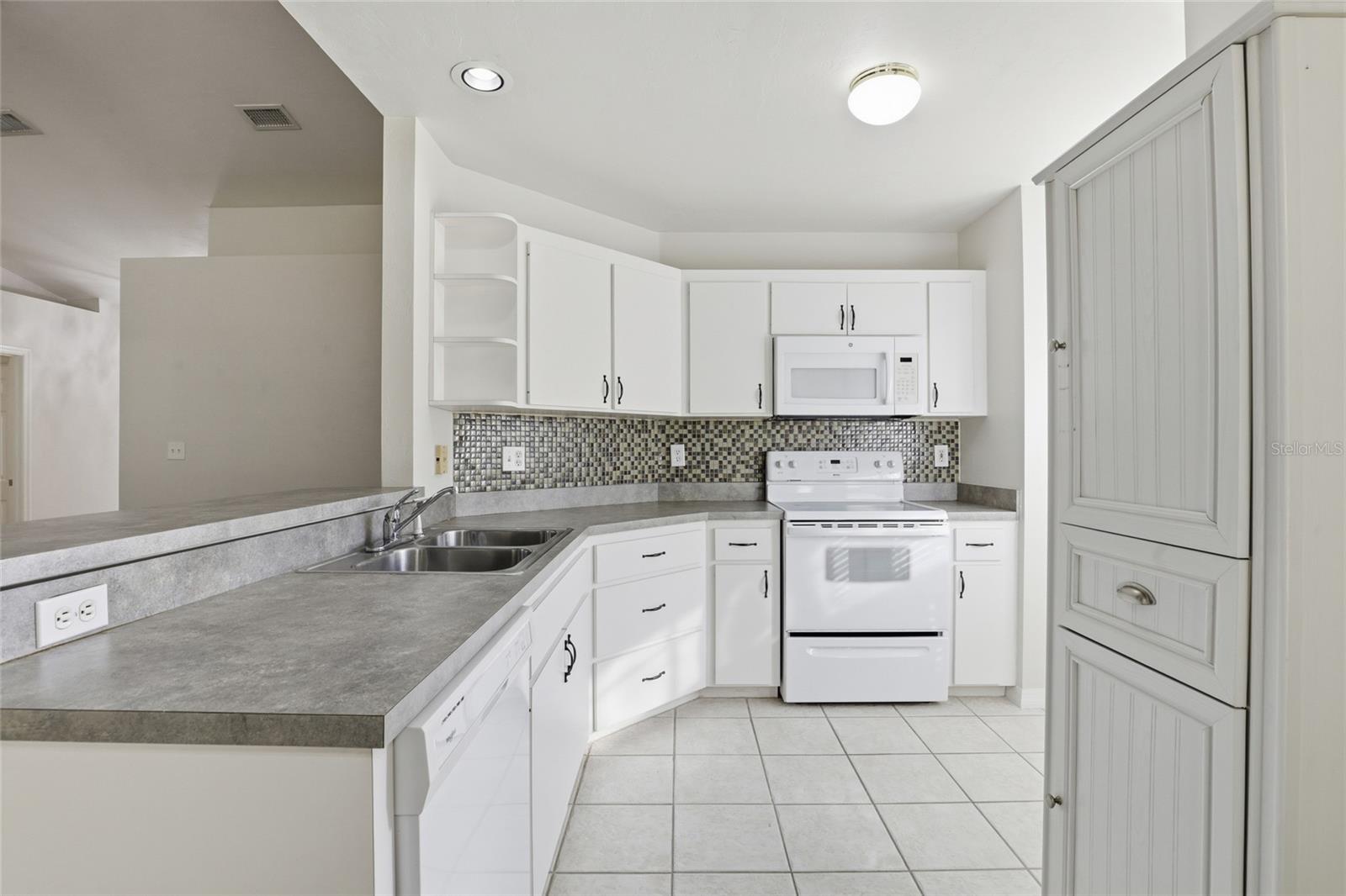 Image 12 of 31 For 12042 74th Terrace