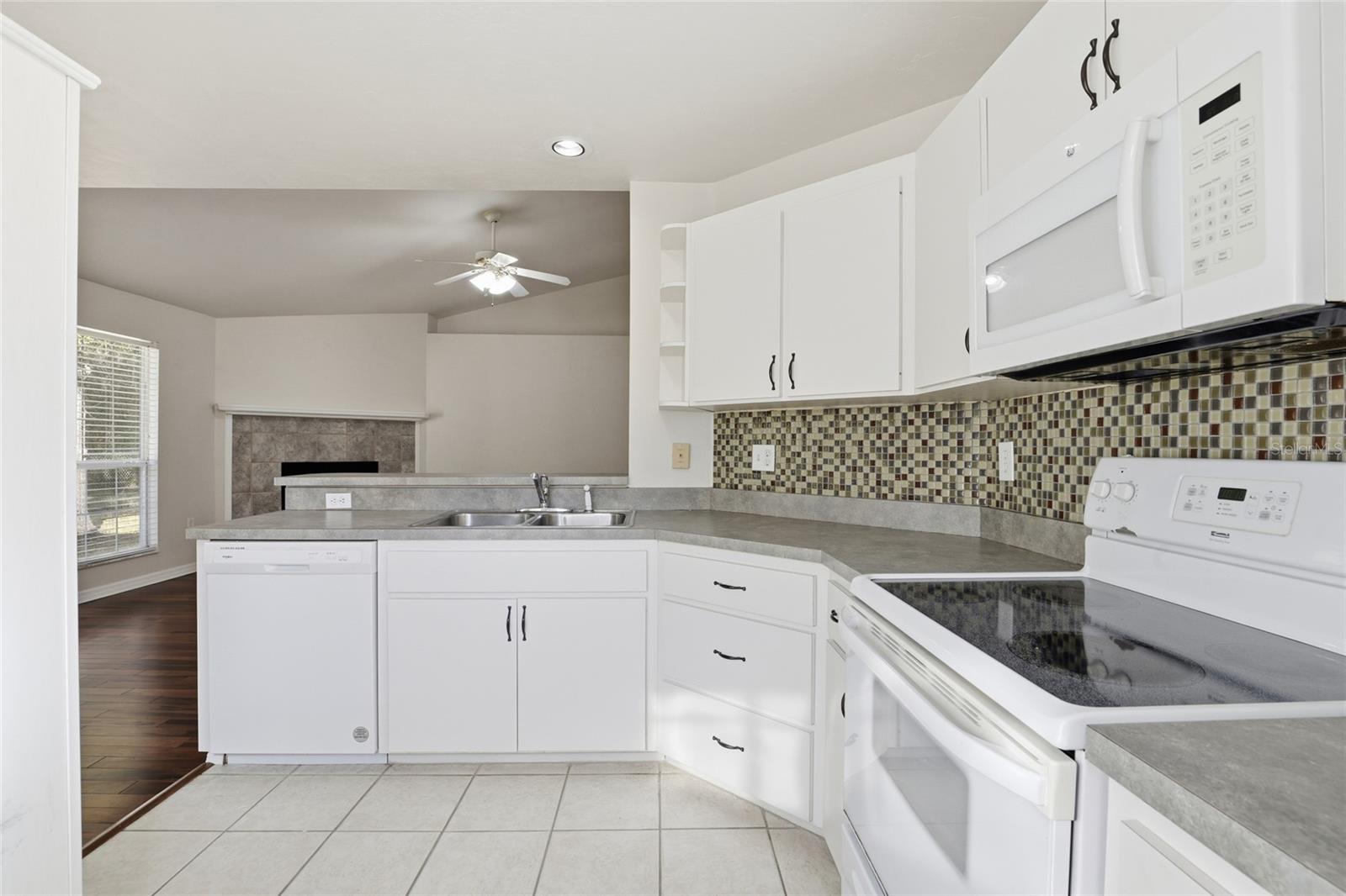 Image 13 of 31 For 12042 74th Terrace