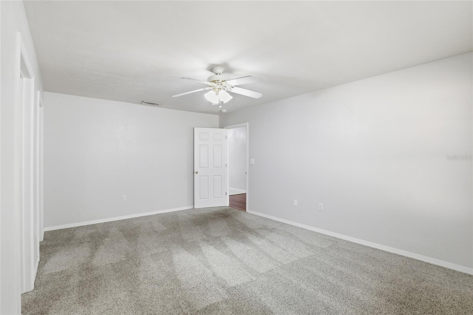 Image 18 of 31 For 12042 74th Terrace