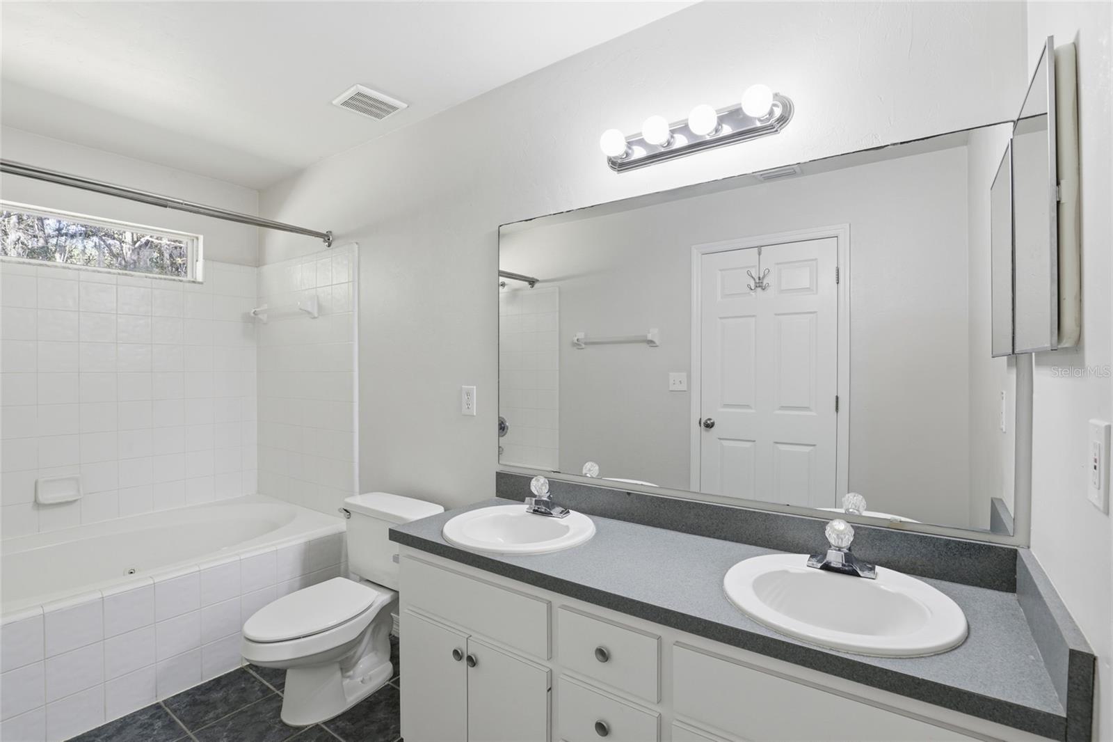 Image 21 of 31 For 12042 74th Terrace