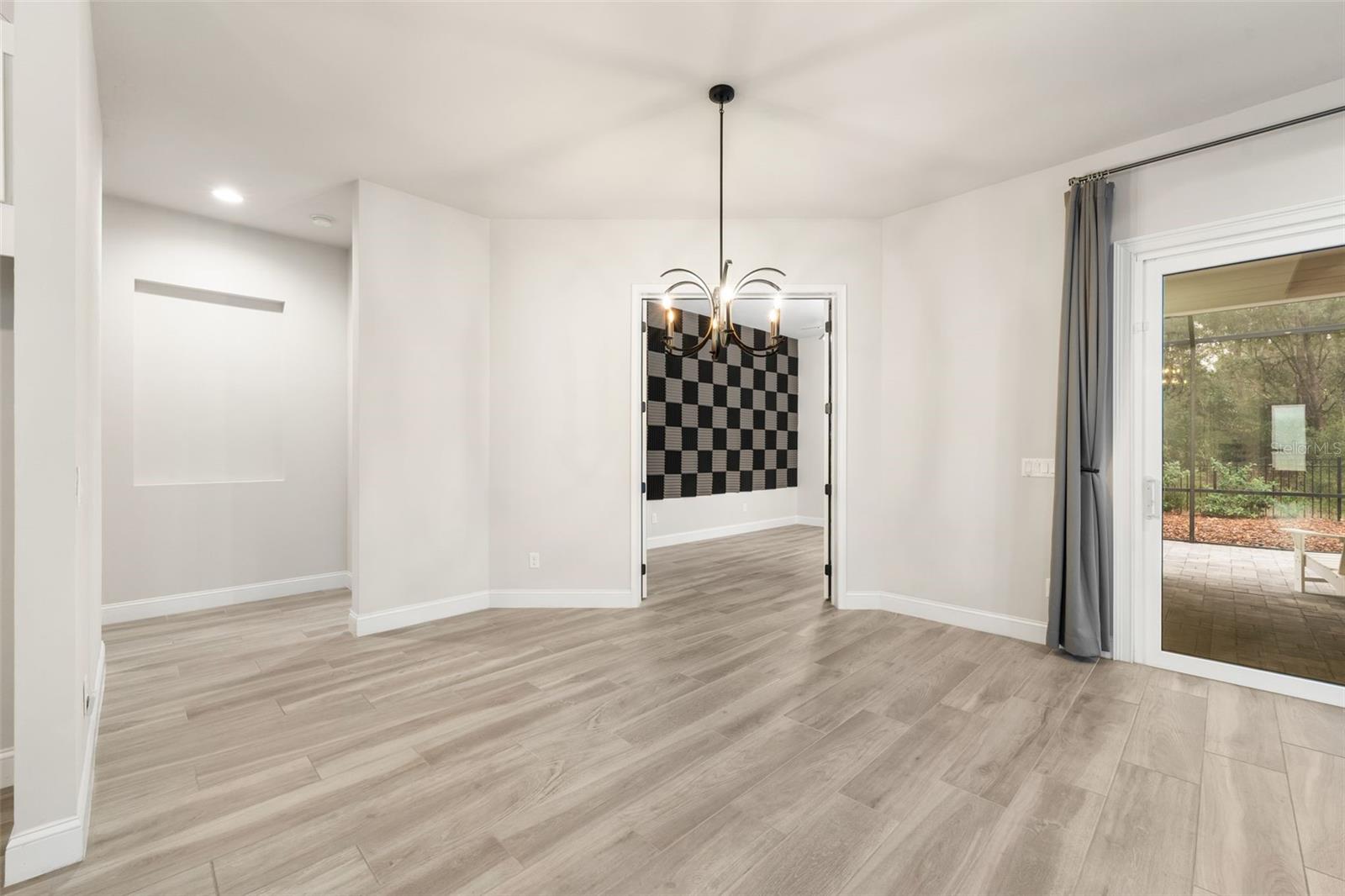 Image 17 of 66 For 11081 38th Boulevard