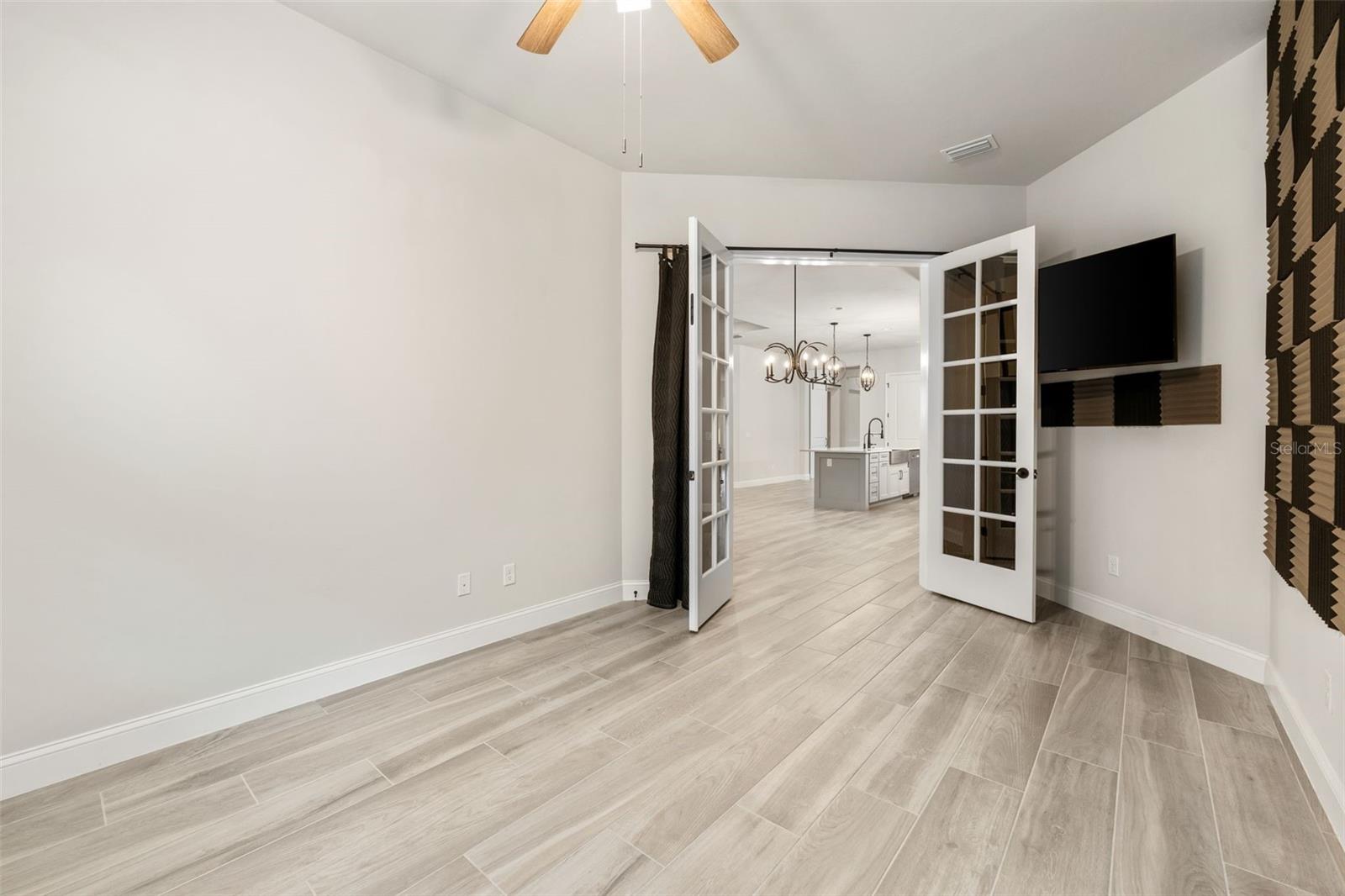 Image 20 of 66 For 11081 38th Boulevard