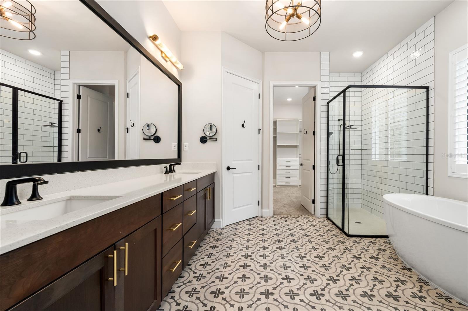 Image 24 of 66 For 11081 38th Boulevard