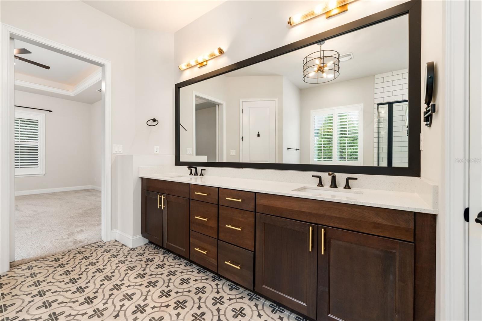 Image 25 of 66 For 11081 38th Boulevard