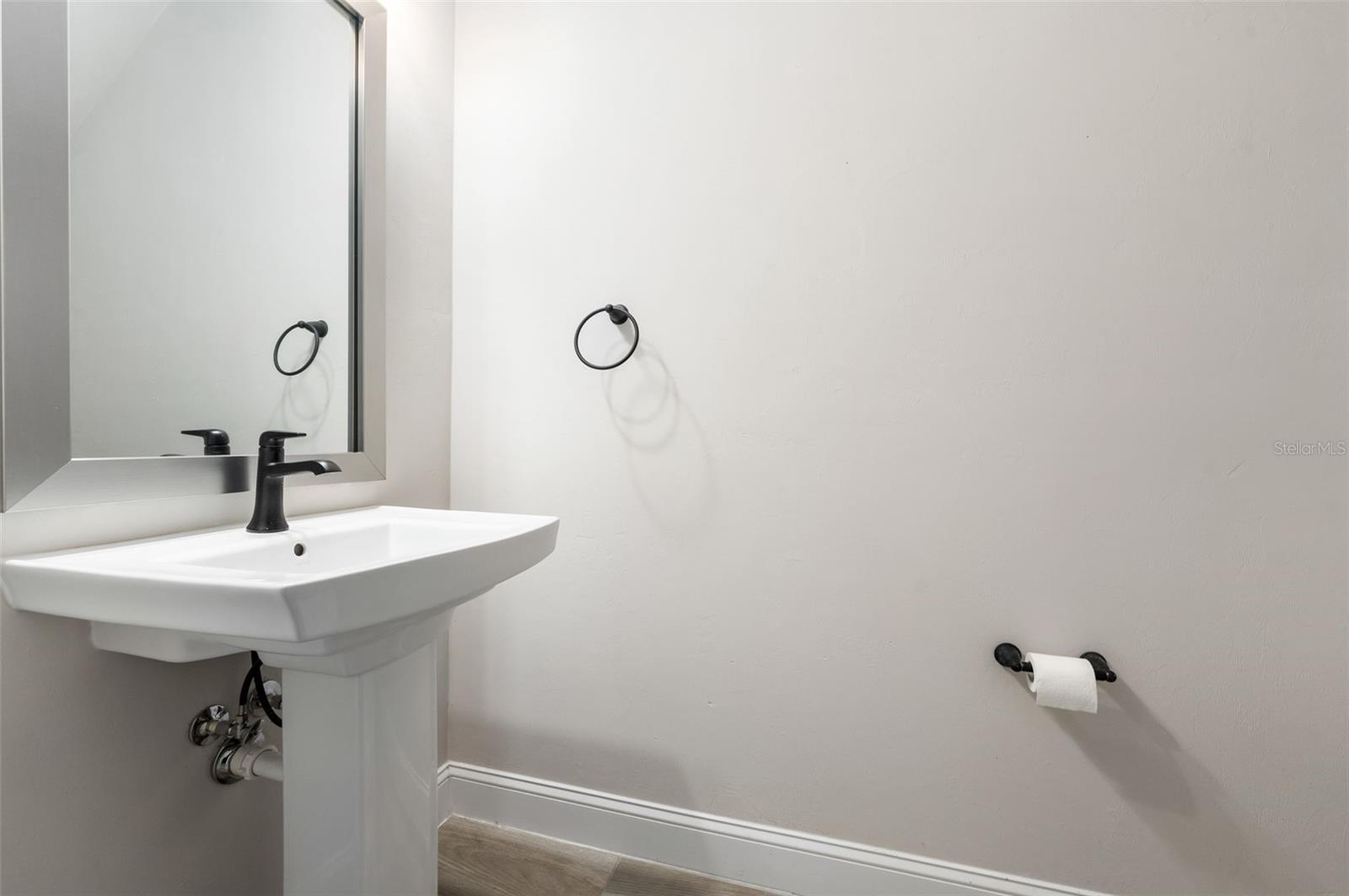 Image 37 of 66 For 11081 38th Boulevard