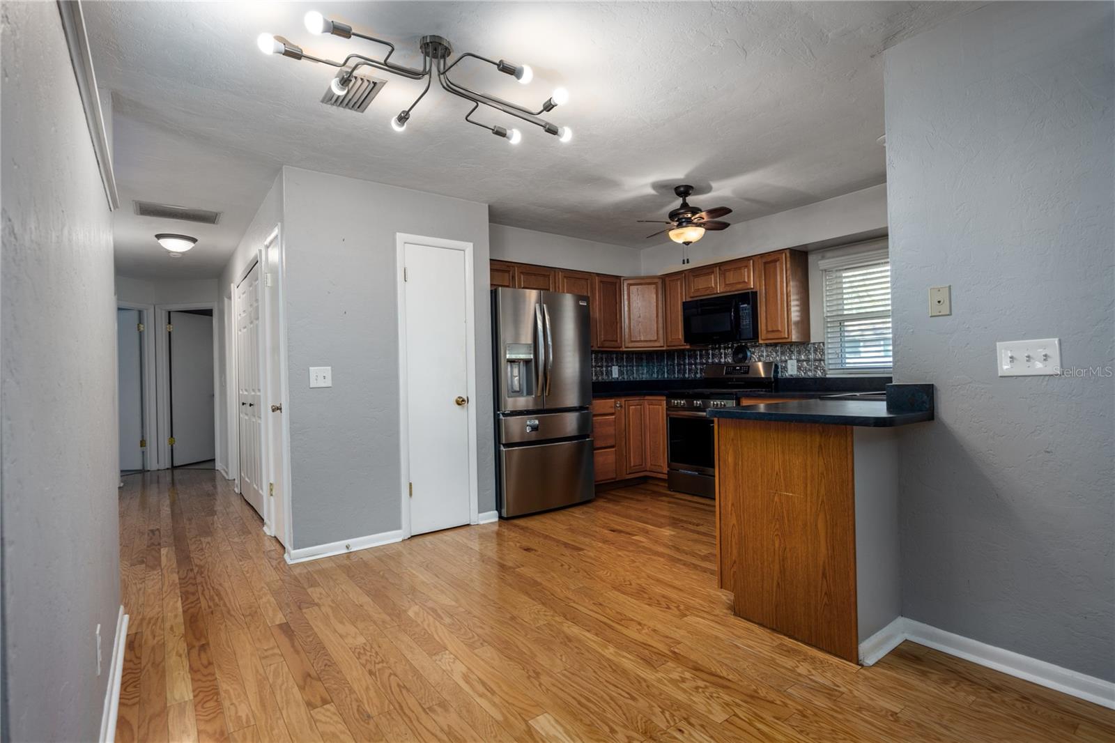 Image 11 of 30 For 7604 56th Avenue