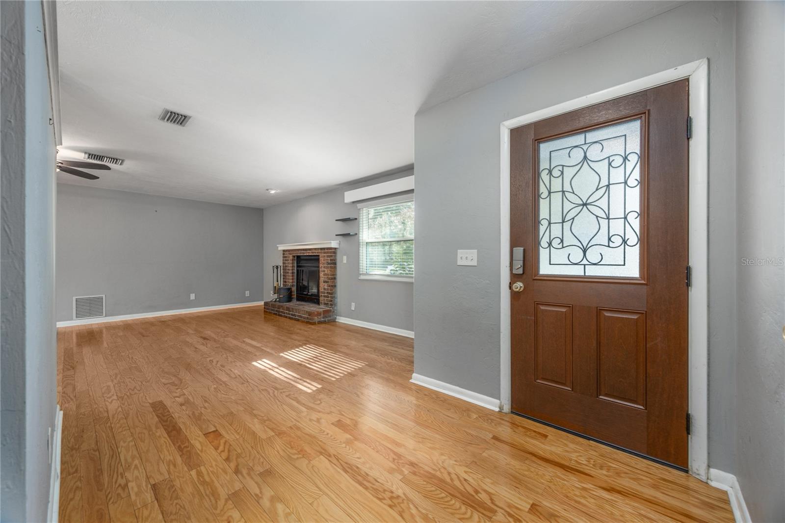 Image 5 of 30 For 7604 56th Avenue