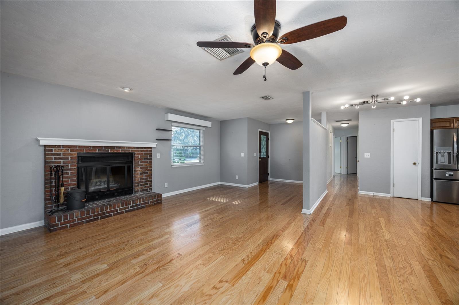 Image 7 of 30 For 7604 56th Avenue