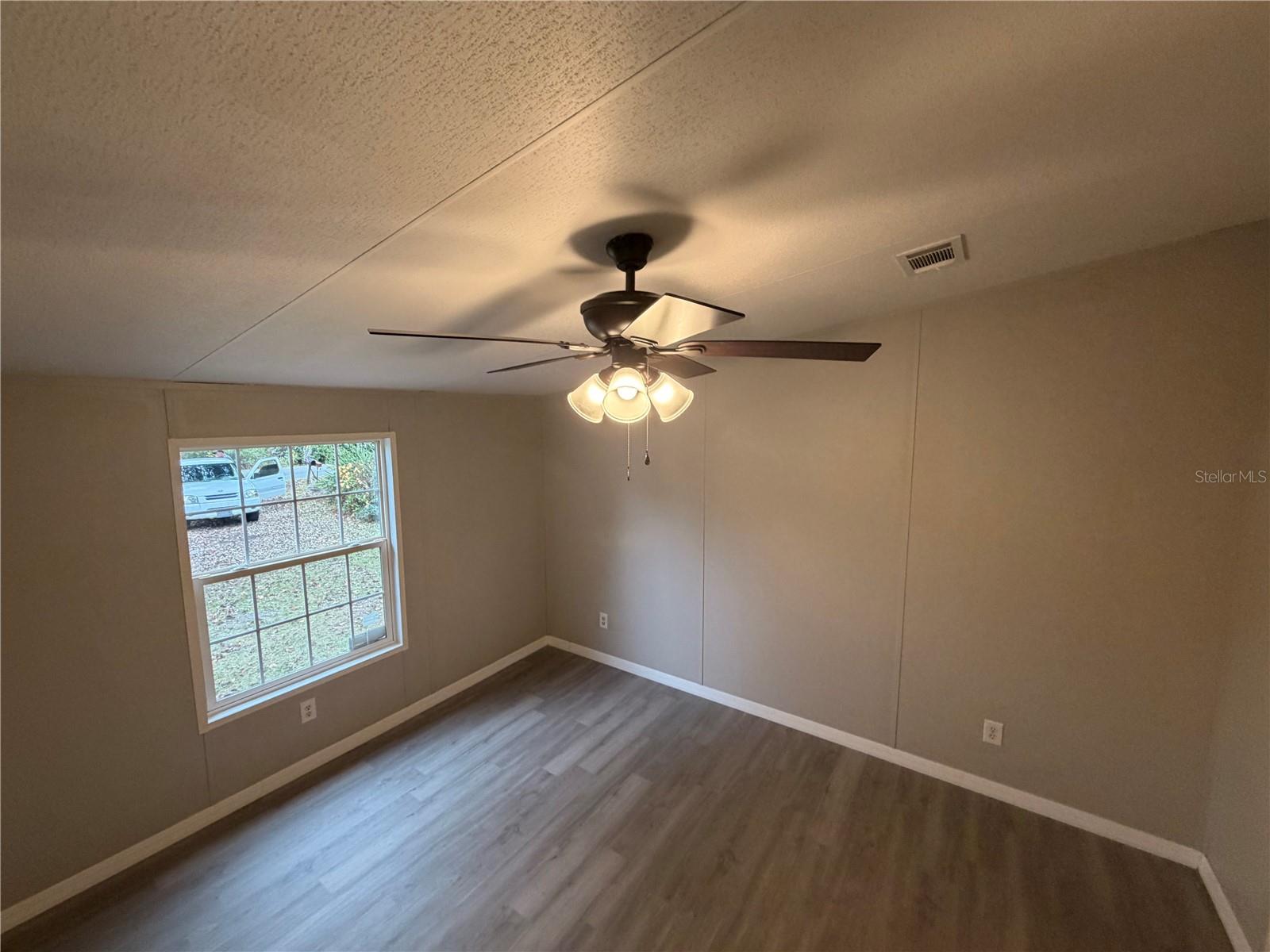 Image 13 of 23 For 212 Paradise Shores Road