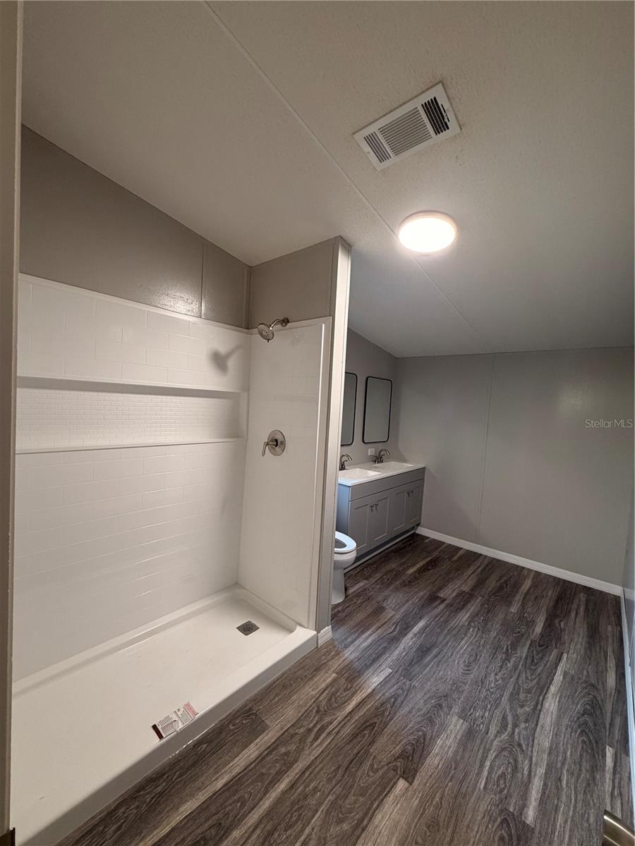 Image 19 of 23 For 212 Paradise Shores Road