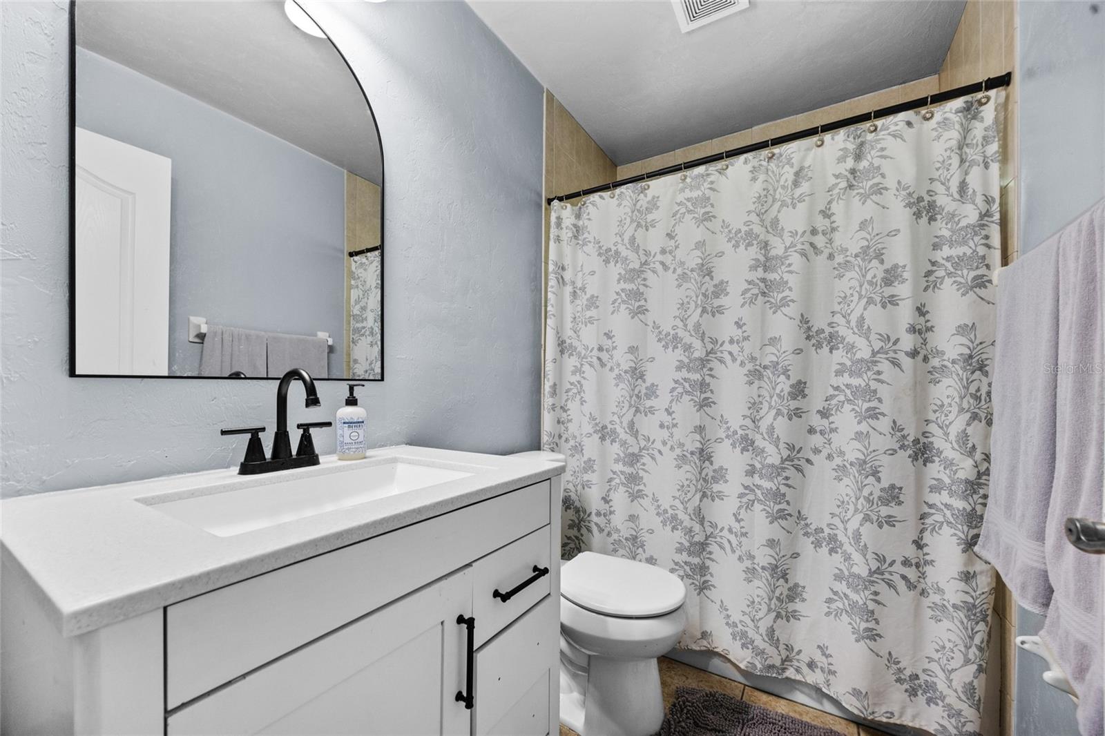 Image 16 of 22 For 470 Margaret Street