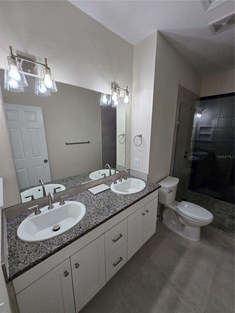 Image 22 of 37 For 4551 49th Street 104