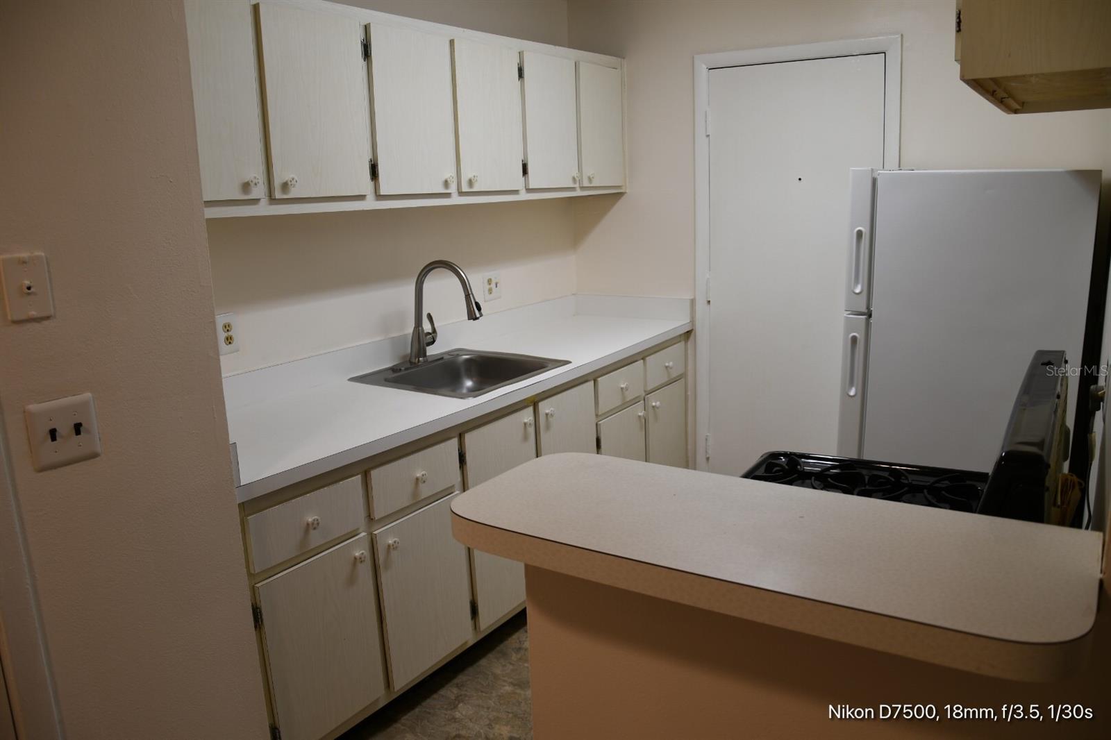 Image 4 of 13 For 1700 16th Court M-21