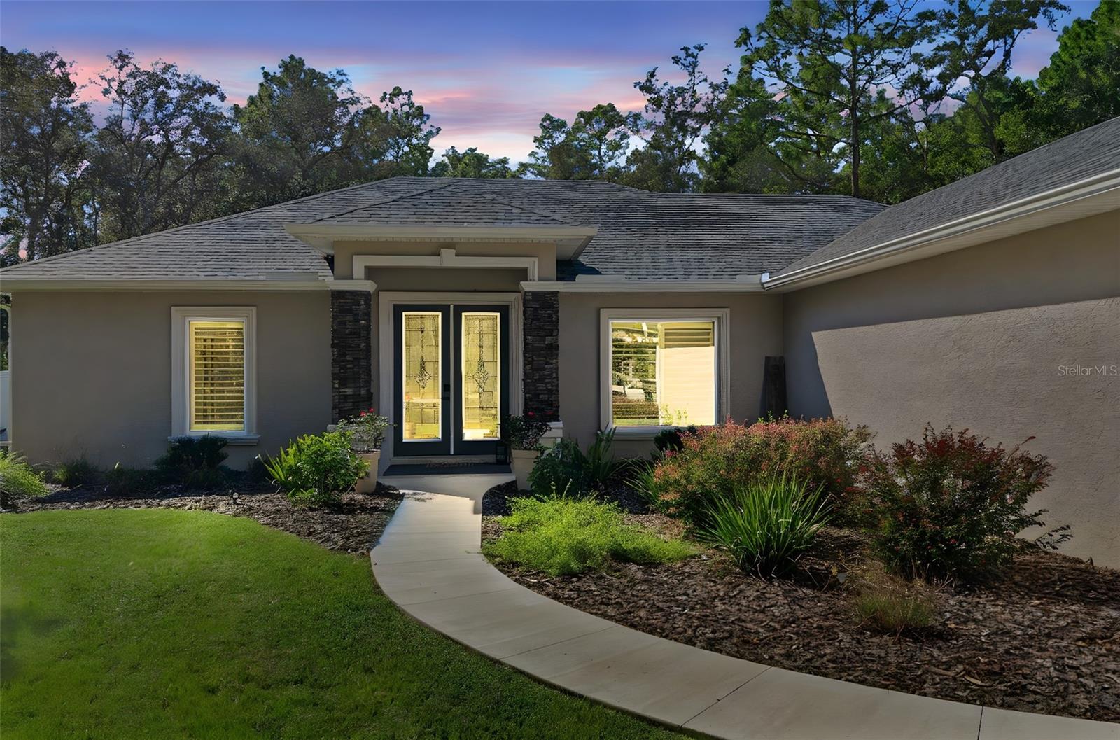 Image 10 of 61 For 5596 Lamp Post Drive