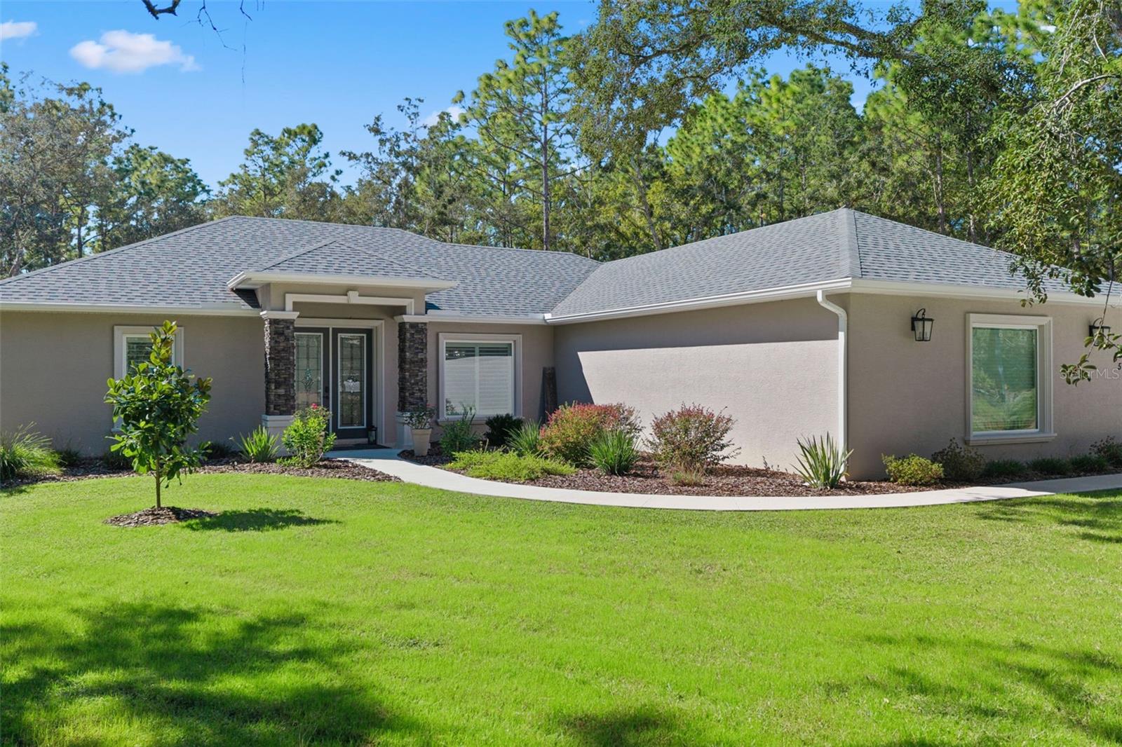 Image 11 of 61 For 5596 Lamp Post Drive