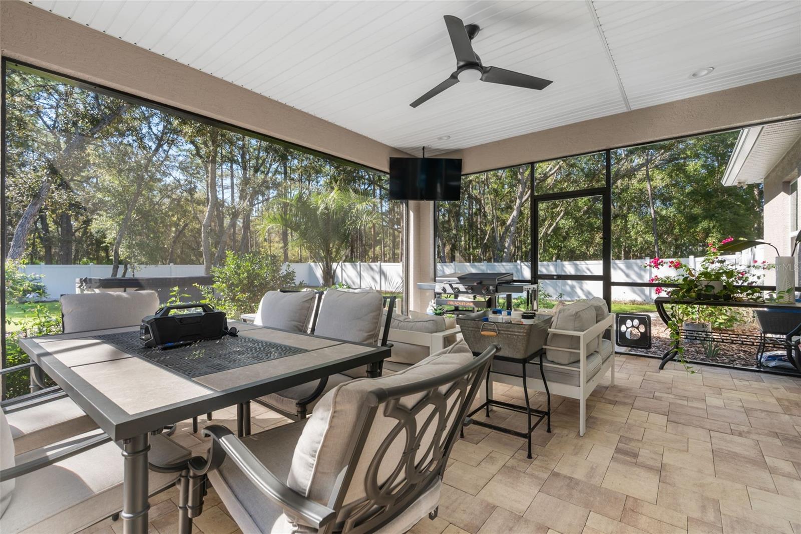 Image 32 of 61 For 5596 Lamp Post Drive