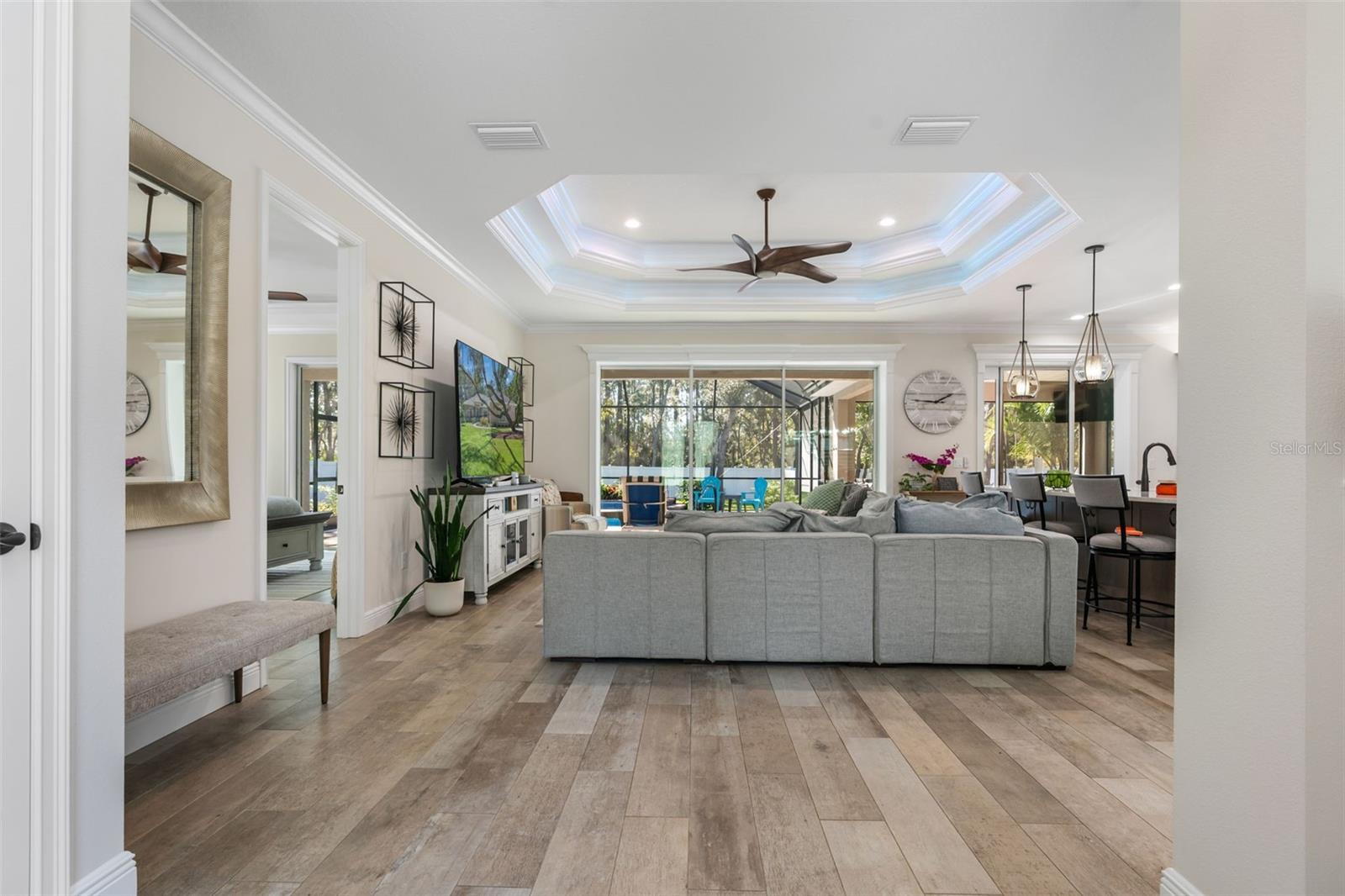 Image 34 of 61 For 5596 Lamp Post Drive