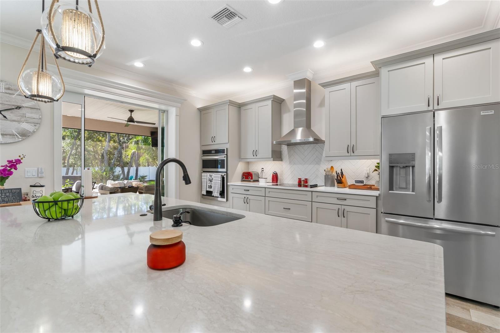 Image 38 of 61 For 5596 Lamp Post Drive