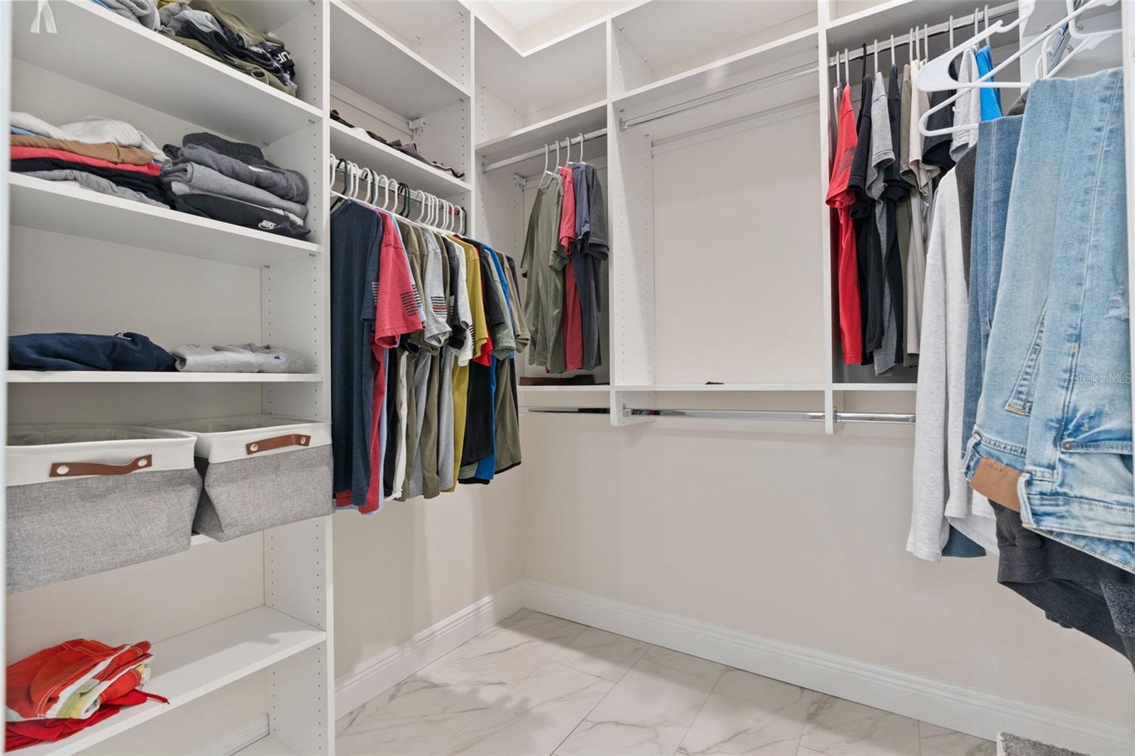 Image 48 of 61 For 5596 Lamp Post Drive