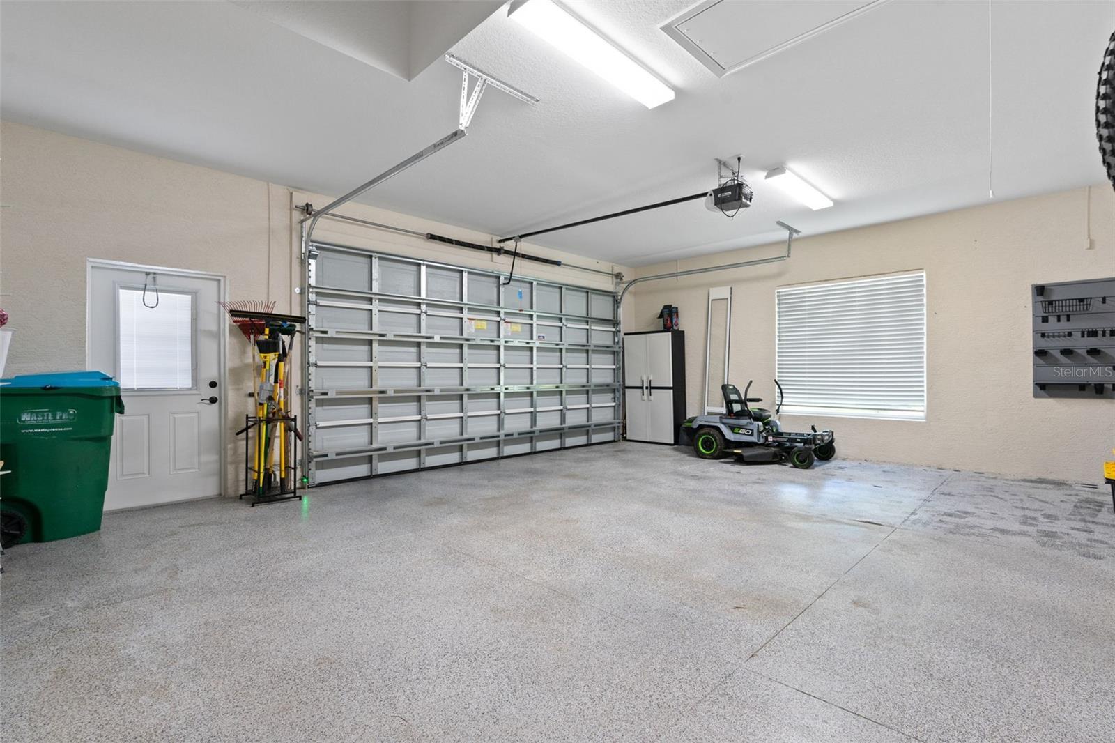 Image 49 of 61 For 5596 Lamp Post Drive