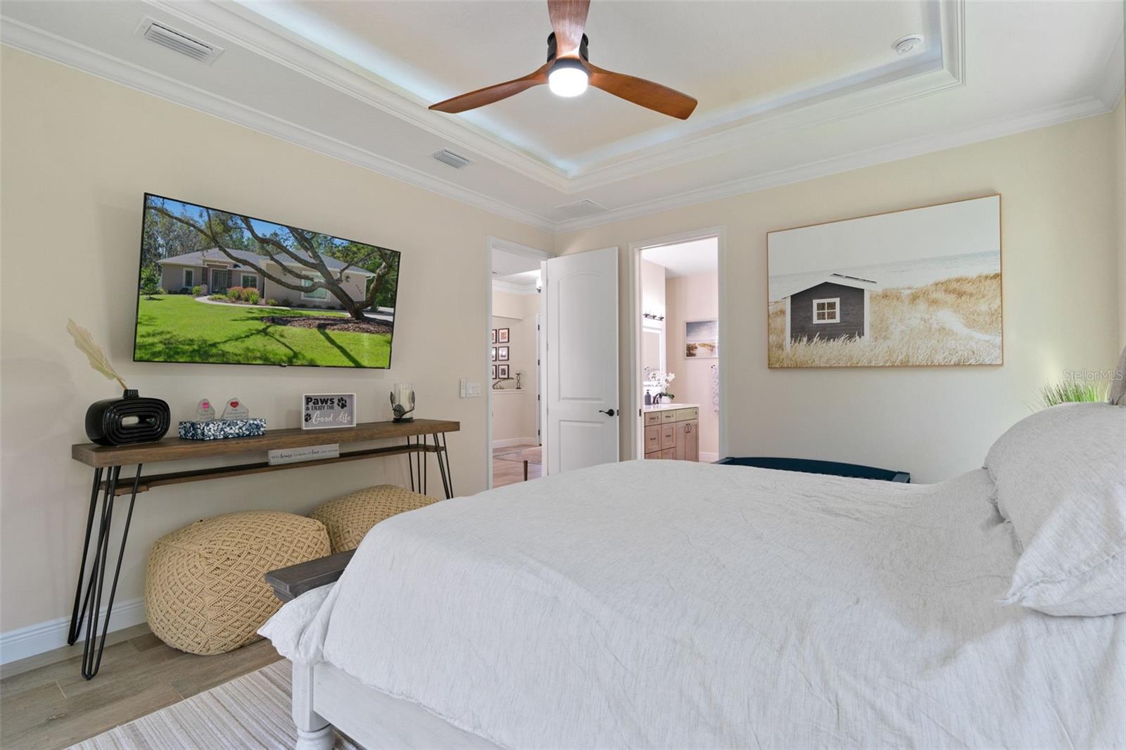 Image 52 of 61 For 5596 Lamp Post Drive