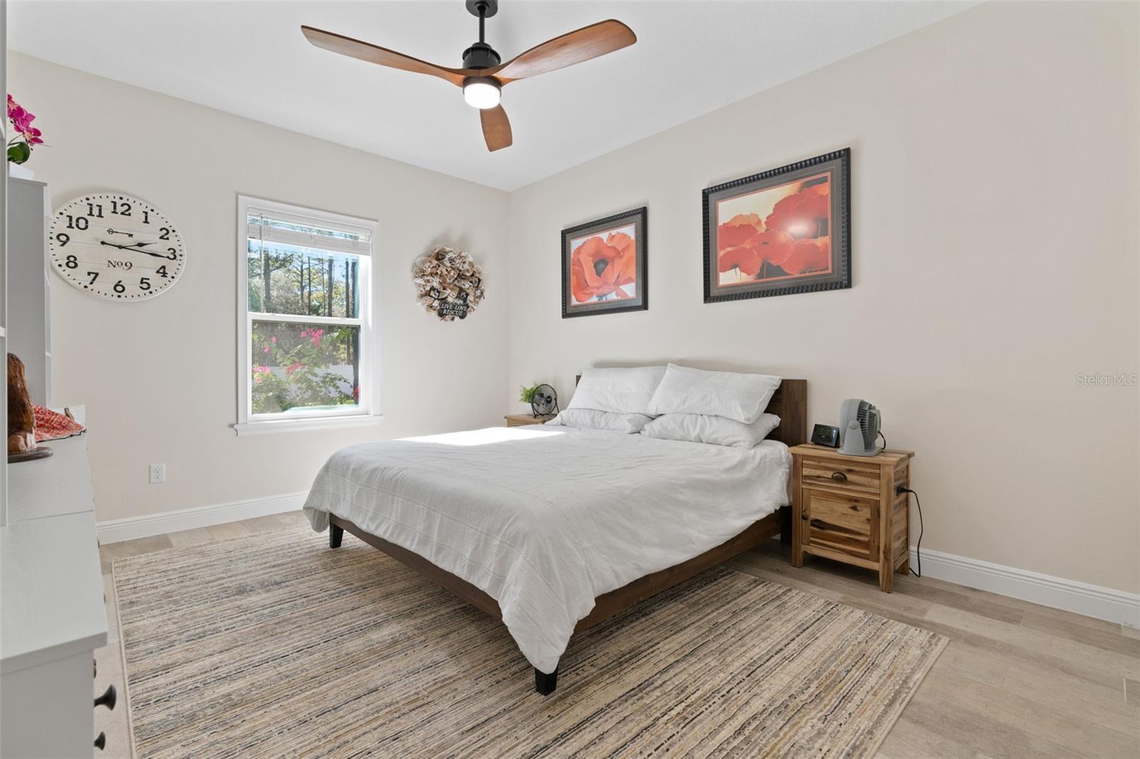 Image 55 of 61 For 5596 Lamp Post Drive