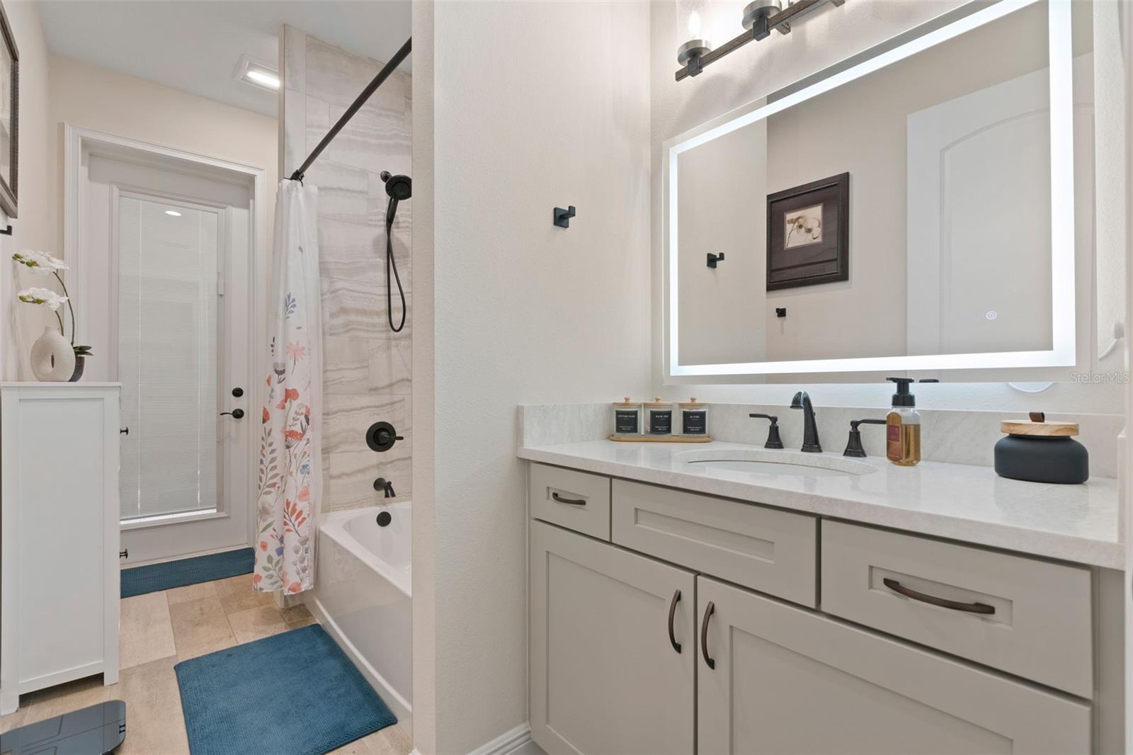 Image 57 of 61 For 5596 Lamp Post Drive