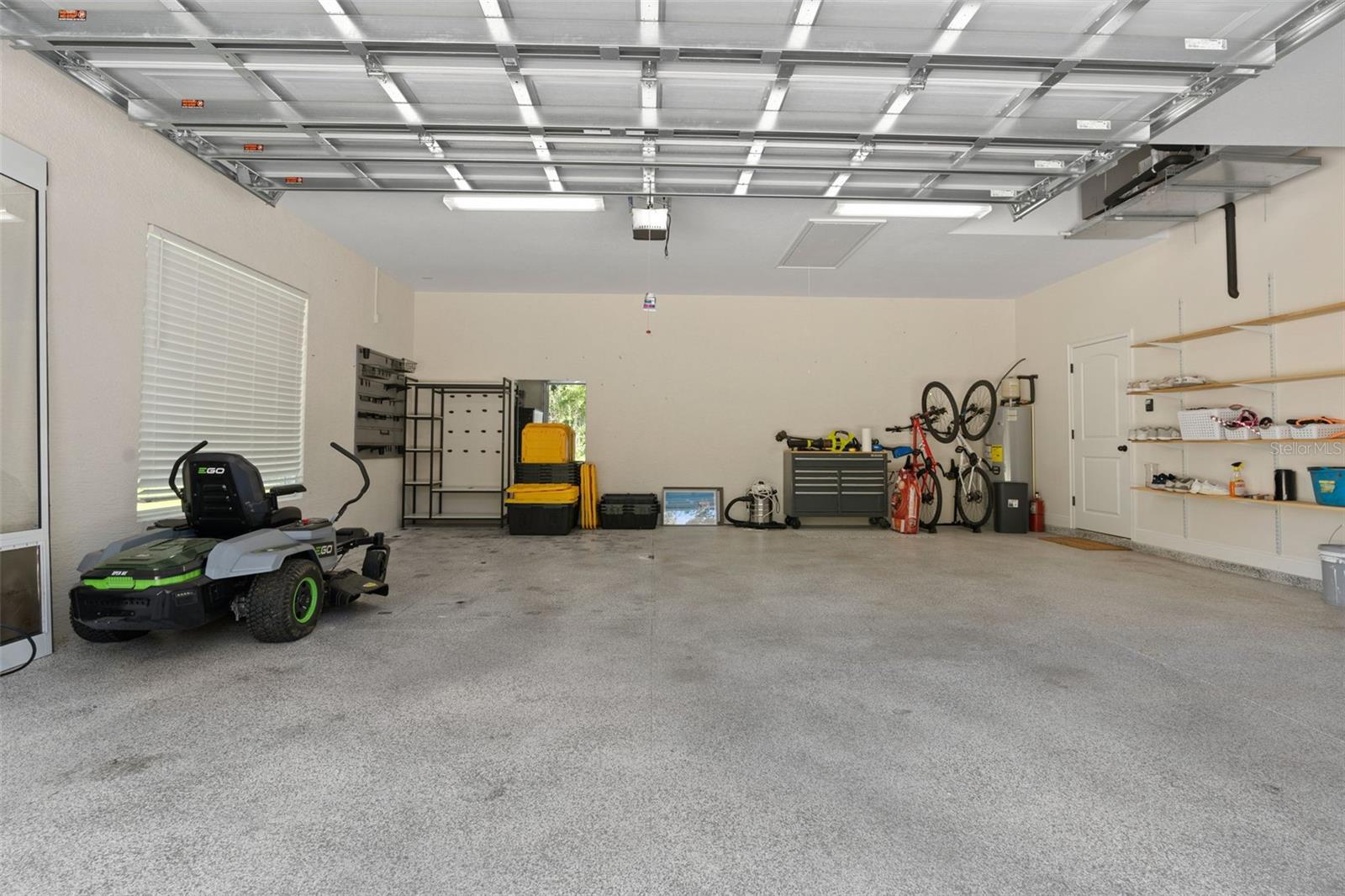 Image 58 of 61 For 5596 Lamp Post Drive