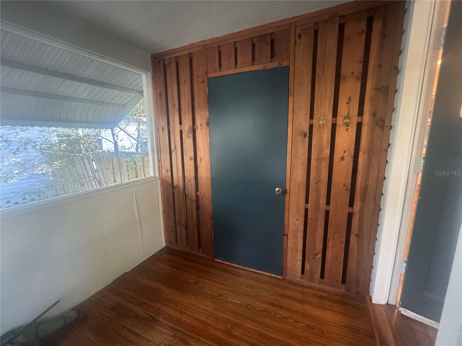 Image 4 of 13 For 927 7th Avenue