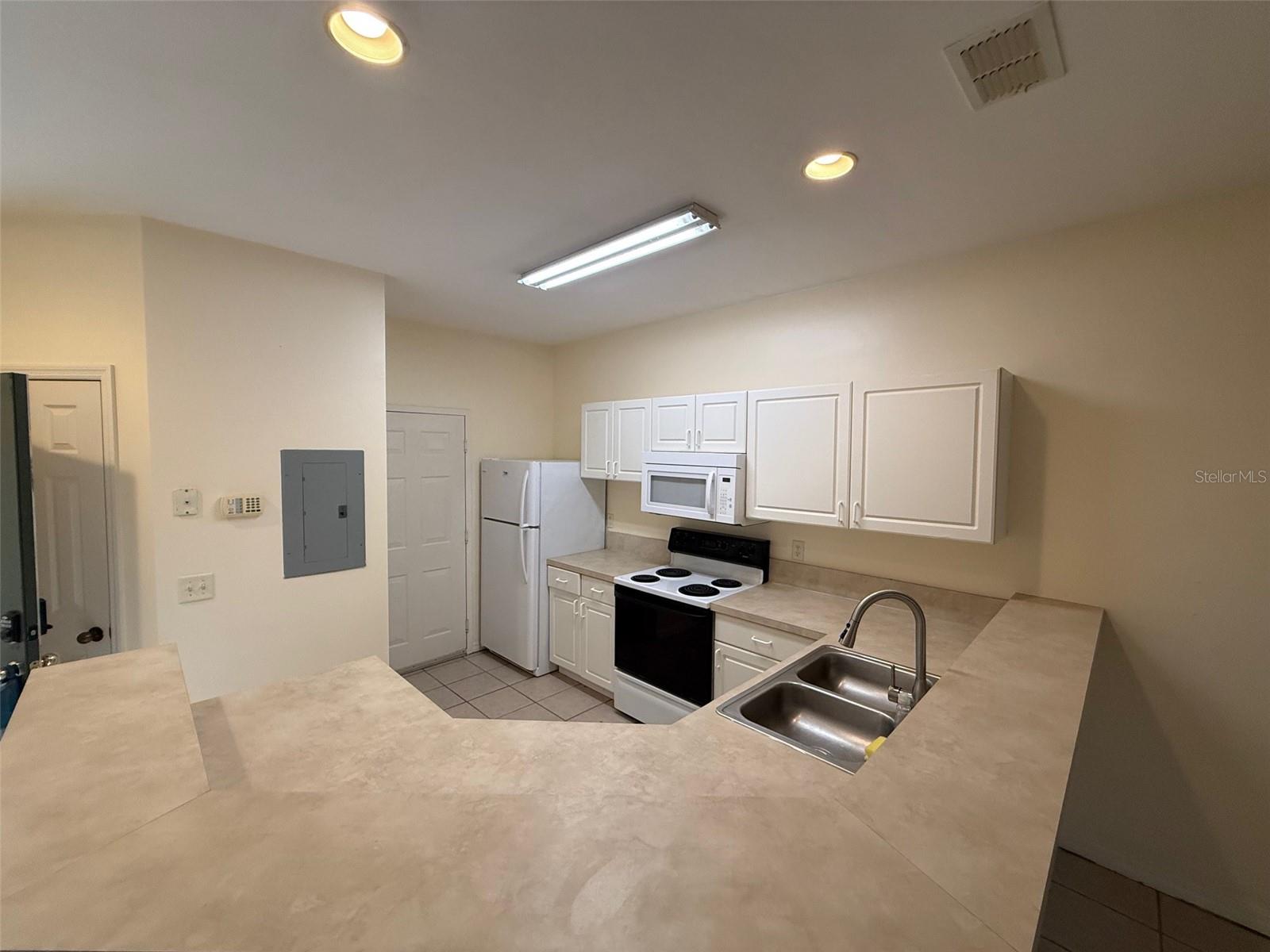 Image 4 of 14 For 13200 Newberry Road 29