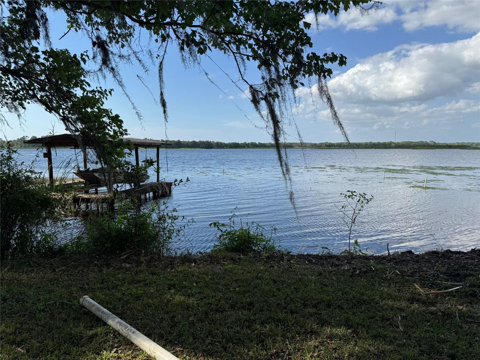 Listing photo id 11 for 6585 Riverbend Road