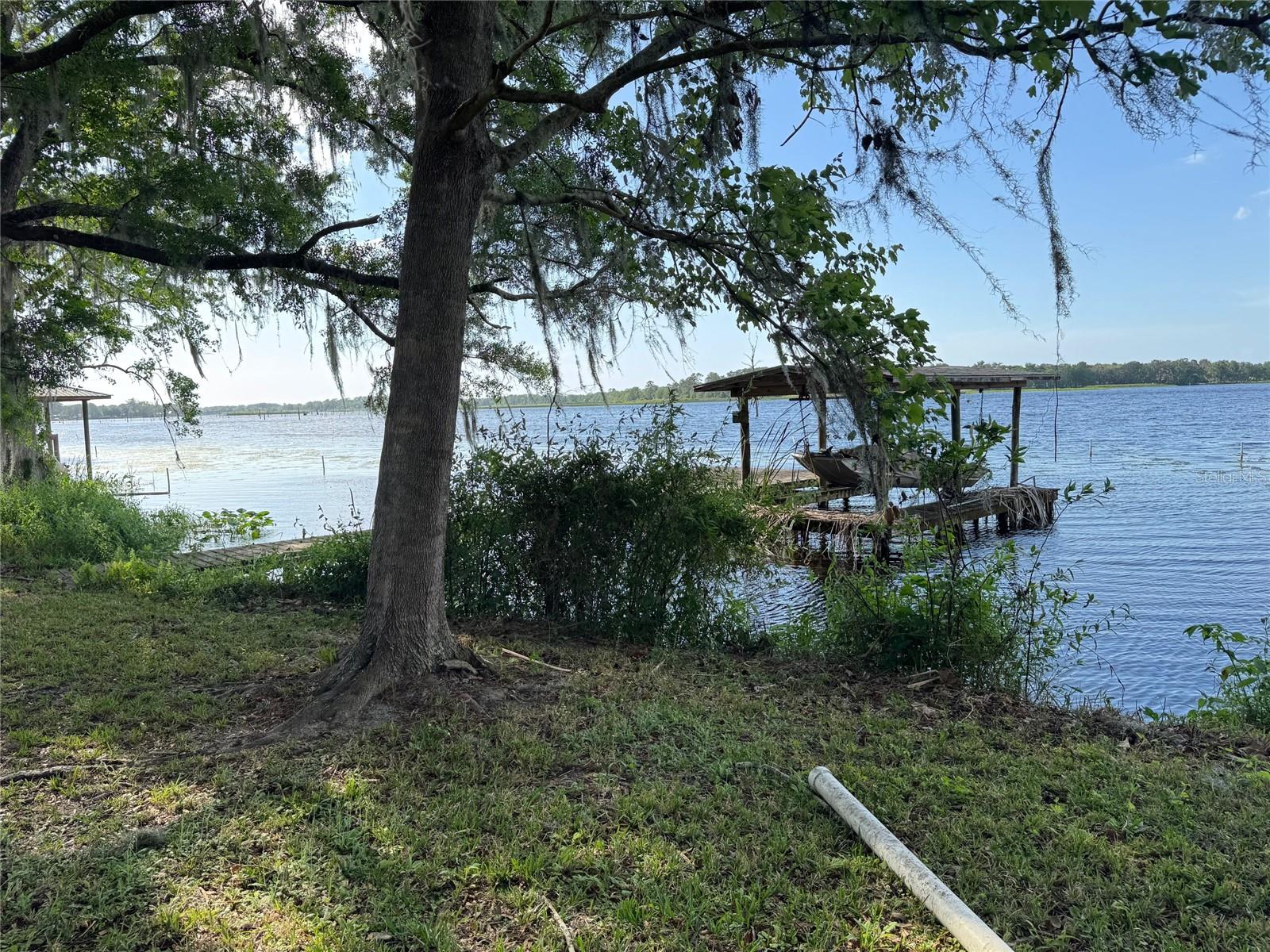 Listing photo id 6 for 6585 Riverbend Road